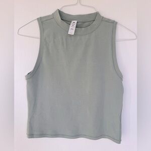 Yogalicious Airlite Melissa Crop Tank Top in Soft Green- Size Medium